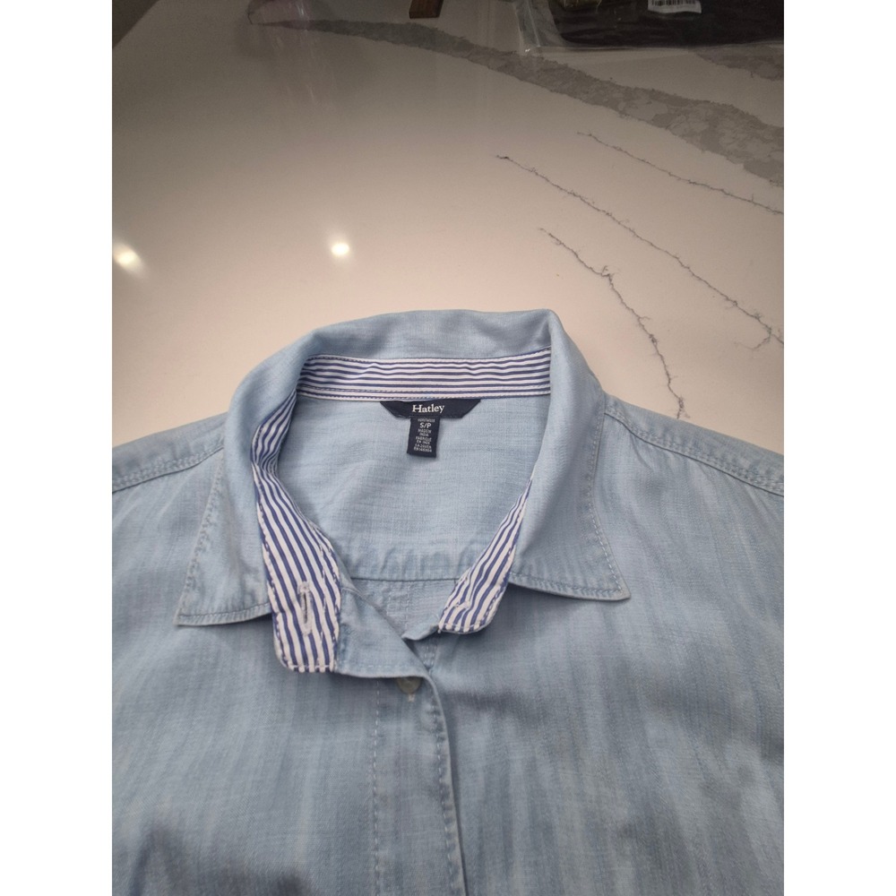 Hatley Womens Light Wash Lyocell Denim Button Down Shirt Small Blue Striped Trim - Picture 2 of 10